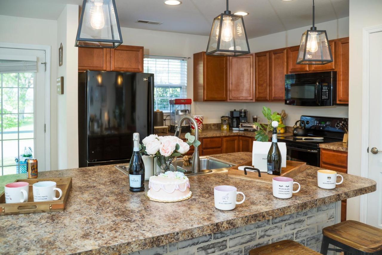 Luxe Quiet Townhouse W/Parking/Pool/By Dollywood Villa Pigeon Forge Exterior photo